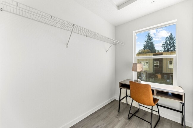 Building Photo - 2917 NE 137th St