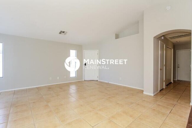 Building Photo - 4 Bedroom Pet-Friendly Home in Tucson, AZ with Main Street Renewal