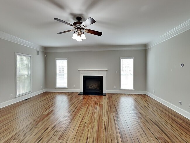 Building Photo - 1916 Sycamore Creek Ct