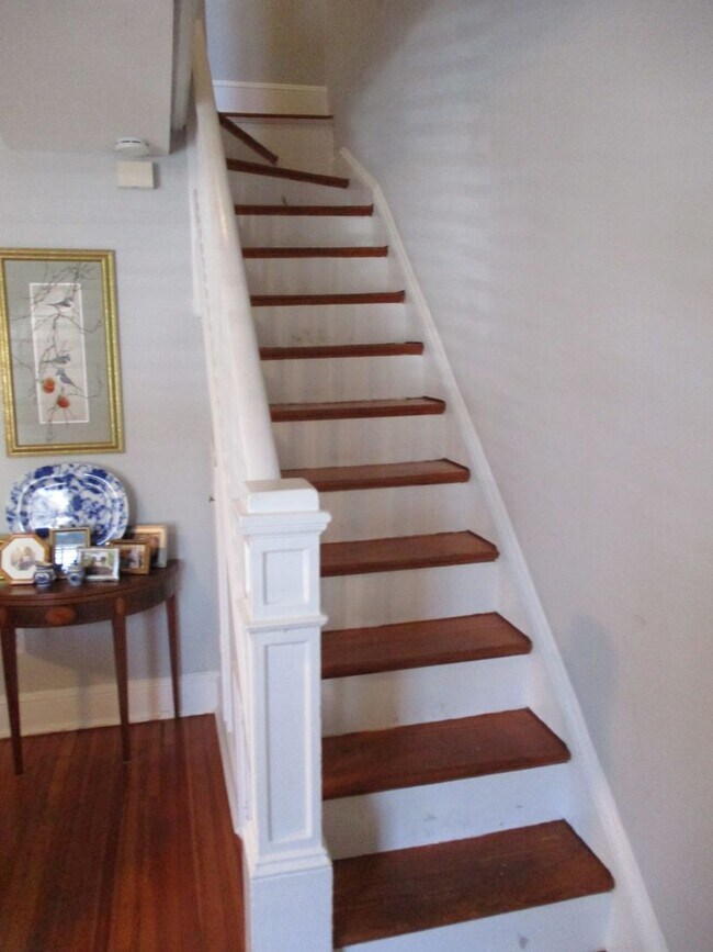 Foto del edificio - The Charm that Defines Georgetown is Captured in this 2 bedroom 2 bathroom Townhome