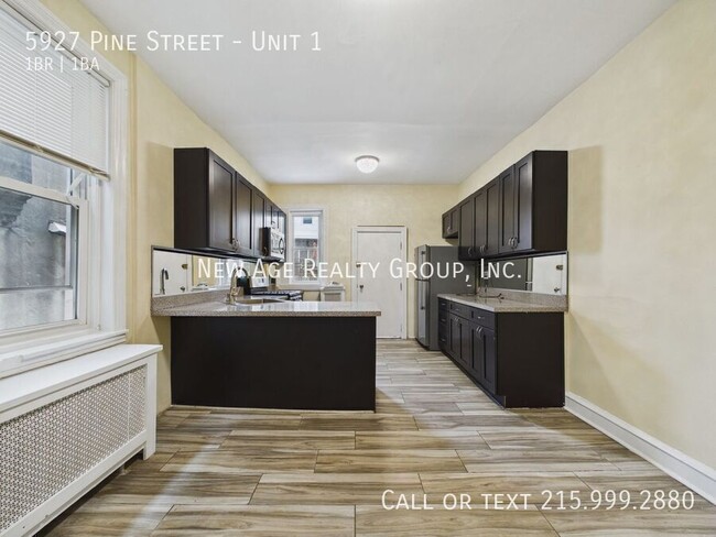 Building Photo - 5927 Pine St