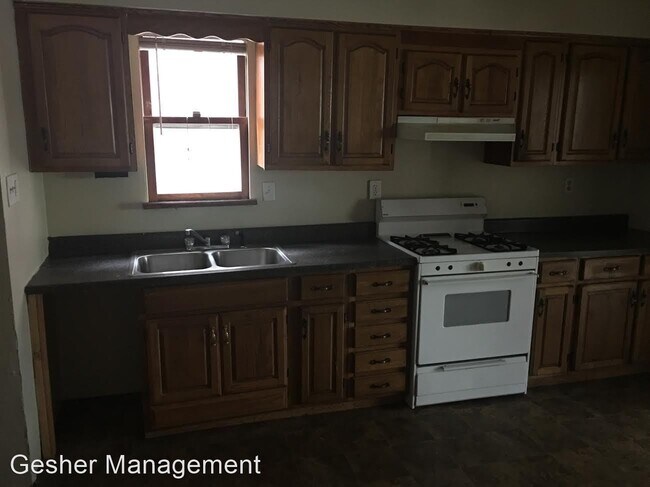 Building Photo - 3 br, 2 bath House - 908 Vermont Ave