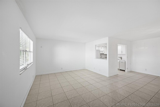 Foto del edificio - 451 Monaco Blvd