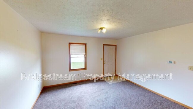 Foto del edificio - 214 Woodsview Dr