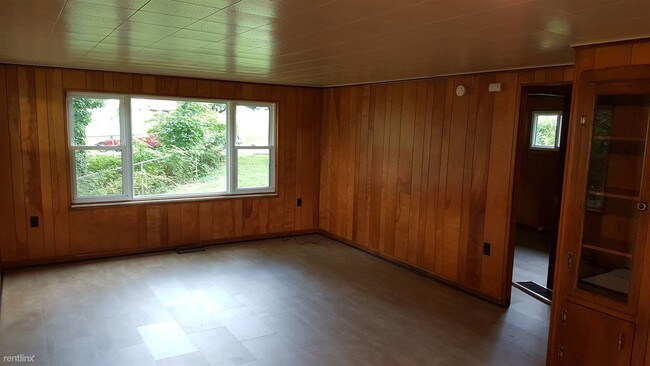 Building Photo - 2 br, 1 bath House - 113 E Wadsworth Circle