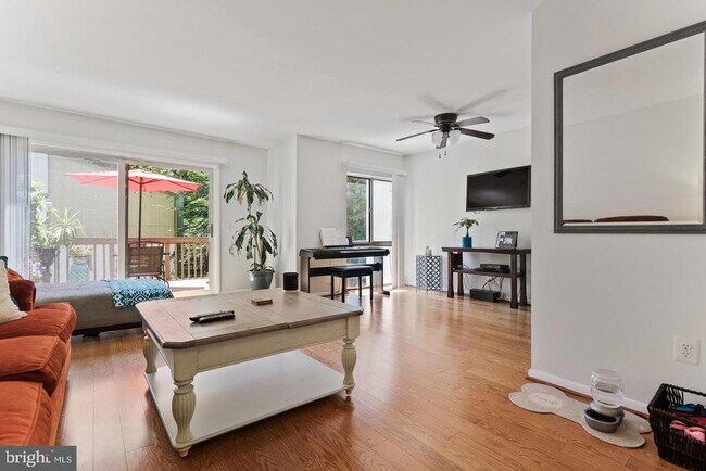Foto del edificio - 2343 Millennium Ln