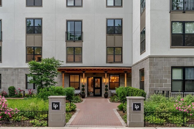 Interior Photo - Luna on Pine