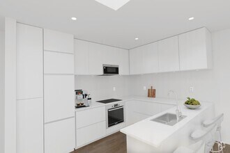 Building Photo - 3555 Chem. de la Côte-des-Neiges