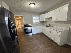 Building Photo - 5409 Vesta Farley Rd