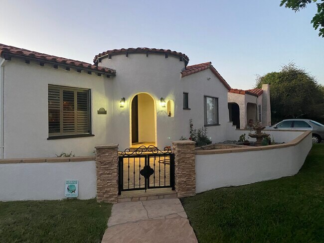 HOUSE FRONT 2 - 4606 Altadena Ave