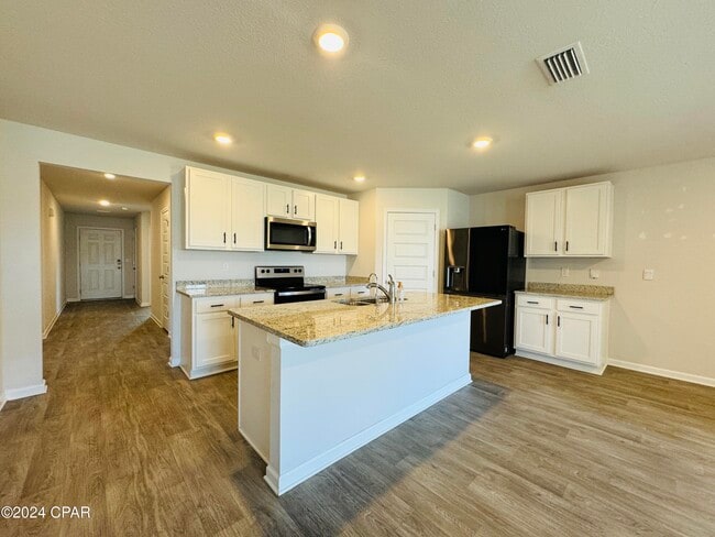 Building Photo - 120 Tiller Dr
