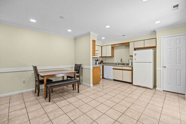 Foto del edificio - Beautiful Condo-Style Living in Virginia Beach
