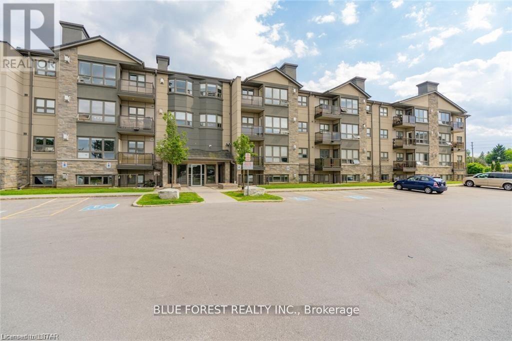 Photo principale - 9-109 Jacksway Crescent