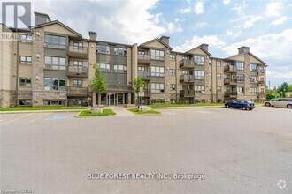 Building Photo - 9-109 Jacksway Crescent