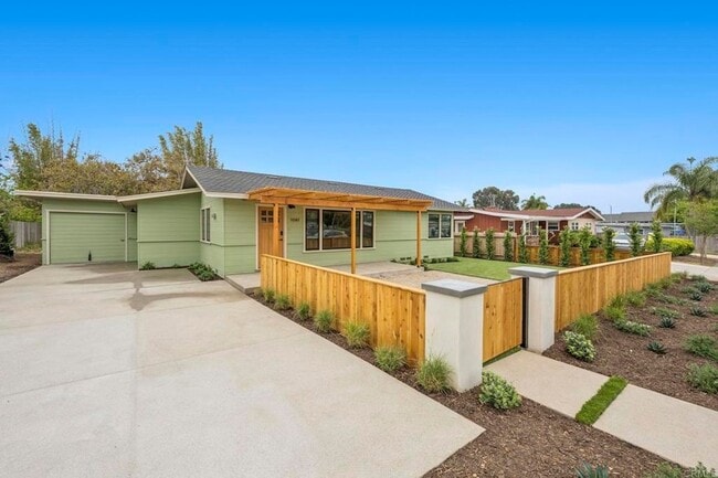 Building Photo - 1061 Buena Vista Way