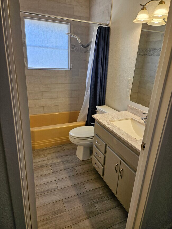 Foto del edificio - 1007 Utopia Ln