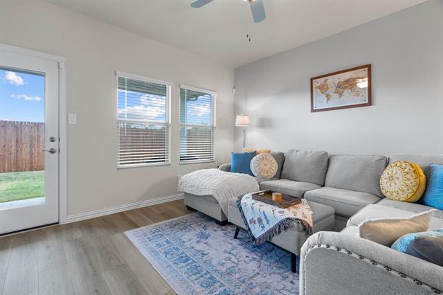 Primary Photo - 207 Greenbriar Dr