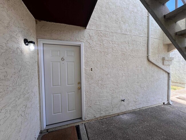 Building Photo - 104 Belaire Dr