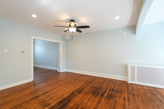 Building Photo - Move-In Ready 3BR/1BA South Philly Rowhome with In-Unit Laundry — 2 or 3BR Housing Choice Voucher...