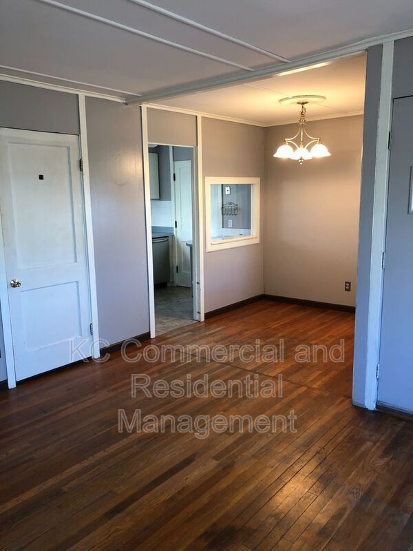 Foto del edificio - 635 NE Crestview Ln