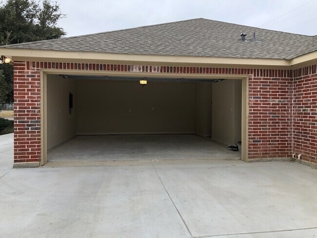 Foto del edificio - 1705 Carverly Dr