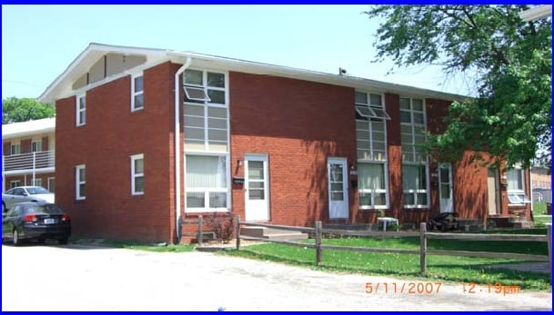 Primary Photo - Bridge Avenue Townhouses