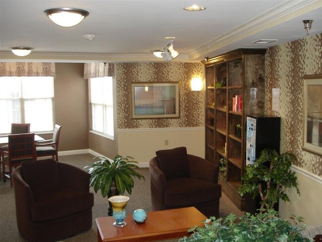 Building Photo - 5861 Roche Dr