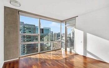 Building Photo - 321 Tenth Ave