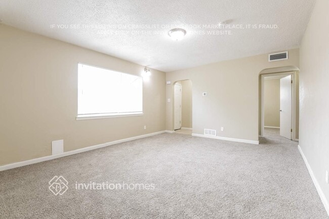 Foto del edificio - 9301 Lillian Ln