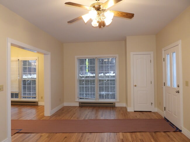 Sala de estar - 73 Brinkerhoff St