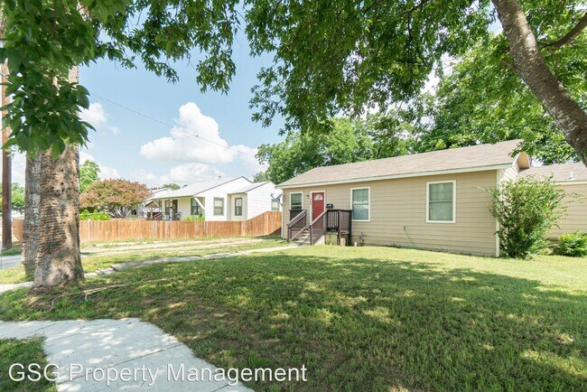 Foto del edificio - 3 br, 2 bath House - 217 Elmo Ave.