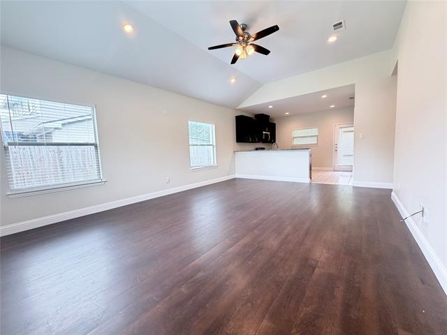Foto del edificio - 4901 Rimwood Dr