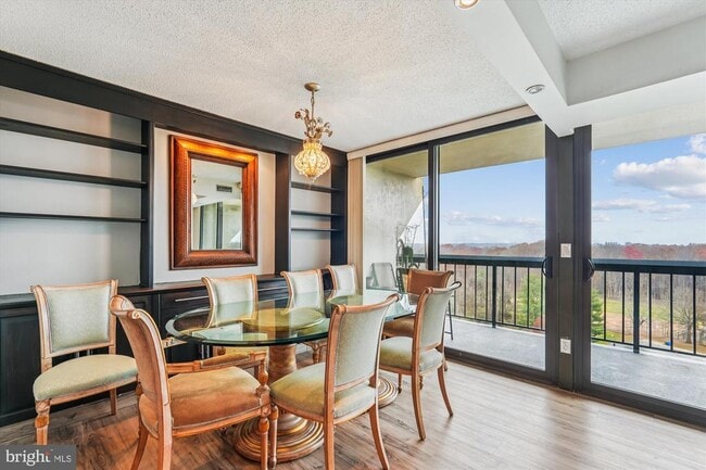 Foto del edificio - 7401 Westlake Terrace