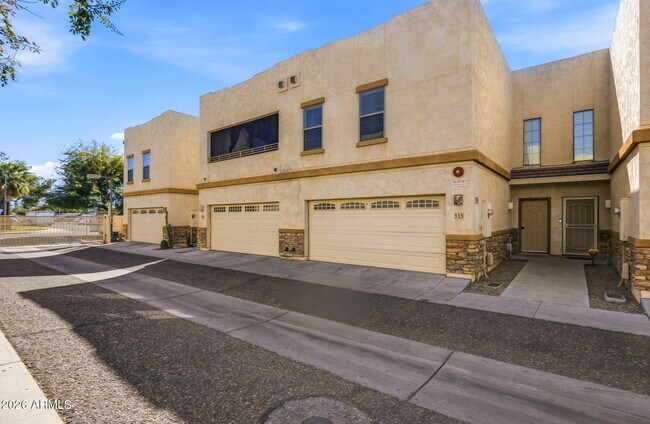 Building Photo - 15818 N 25th St