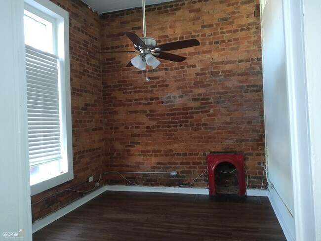 Building Photo - 208 Adamson Square