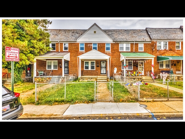 Photo - 833 N Woodington Rd House