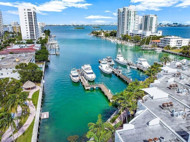 Building Photo - 7900 Harbor Island Dr