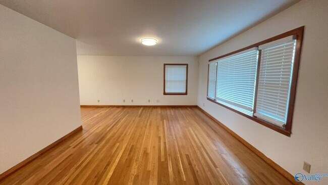 Building Photo - 1400 McClung Ave SE