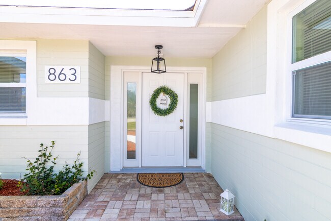 Entrance - 863 Marvin Rd