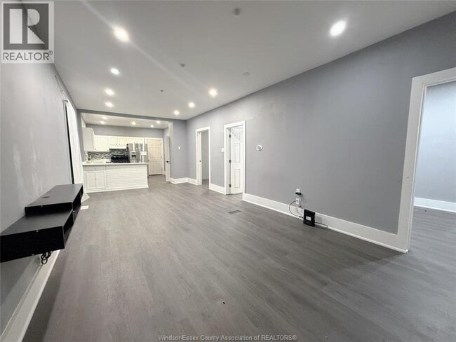 Building Photo - 958 Lillian Ave