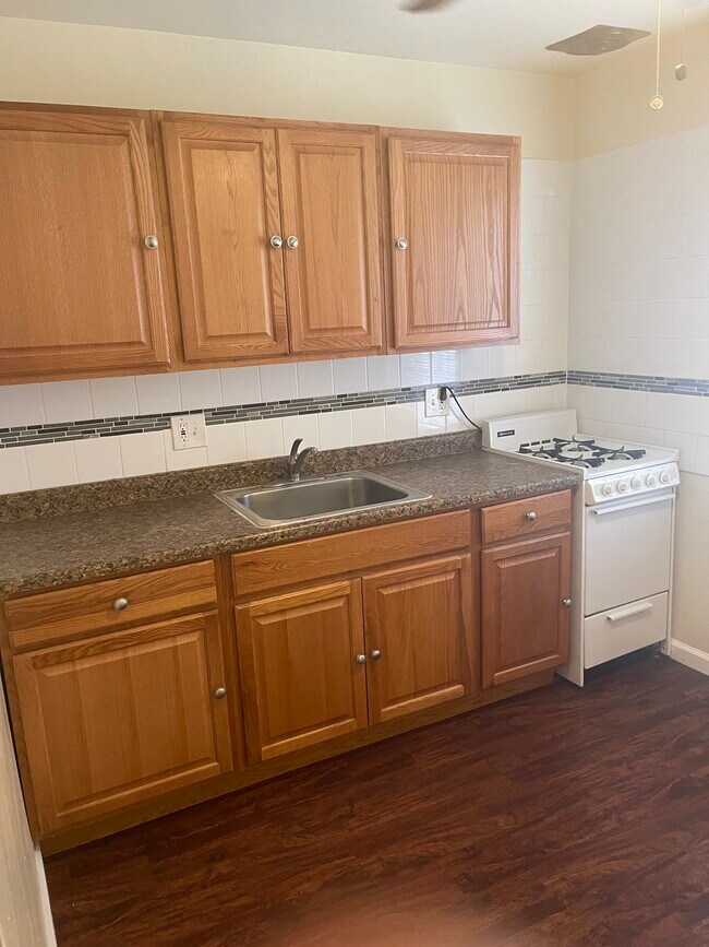 KITCHEN - 10012 Valley Blvd