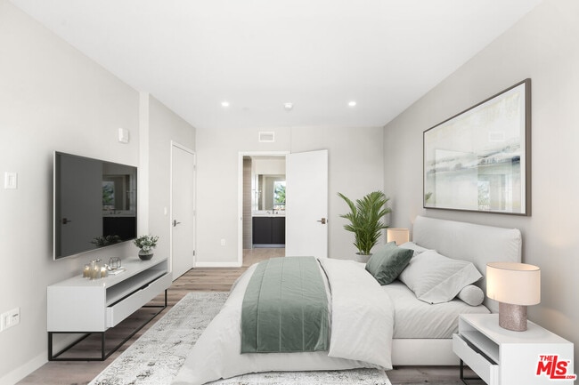 Building Photo - 1226 S Bedford St