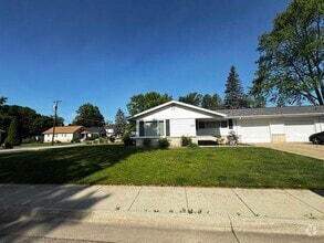 Building Photo - 5702 Pleasant Ave