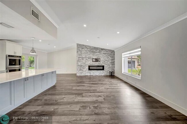 Building Photo - 6401 Crossbow Ct