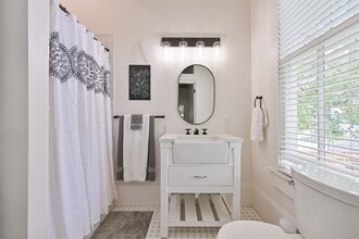 Building Photo - 1808 Avenue K