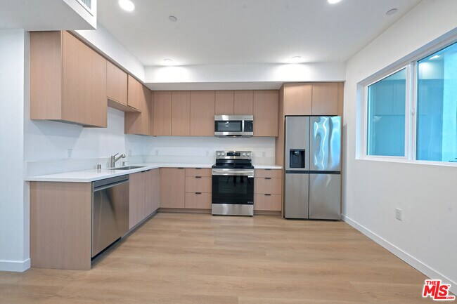 Foto del edificio - 14606 Sylvan St