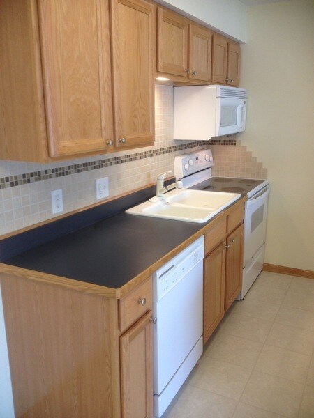 Building Photo - 1211 Highland Ave