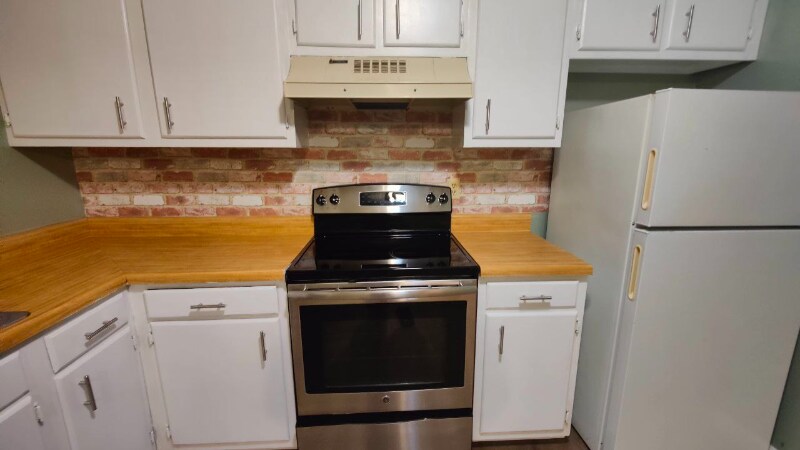 Primary Photo - 401 Duke St