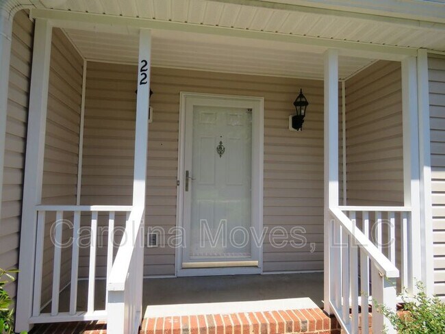 Foto del edificio - 22 Cunningham Cir