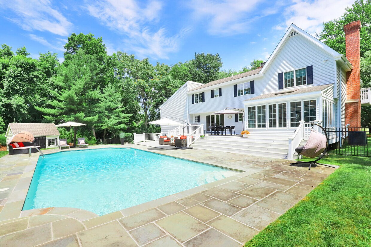Primary Photo - 35 Hilltop Rd